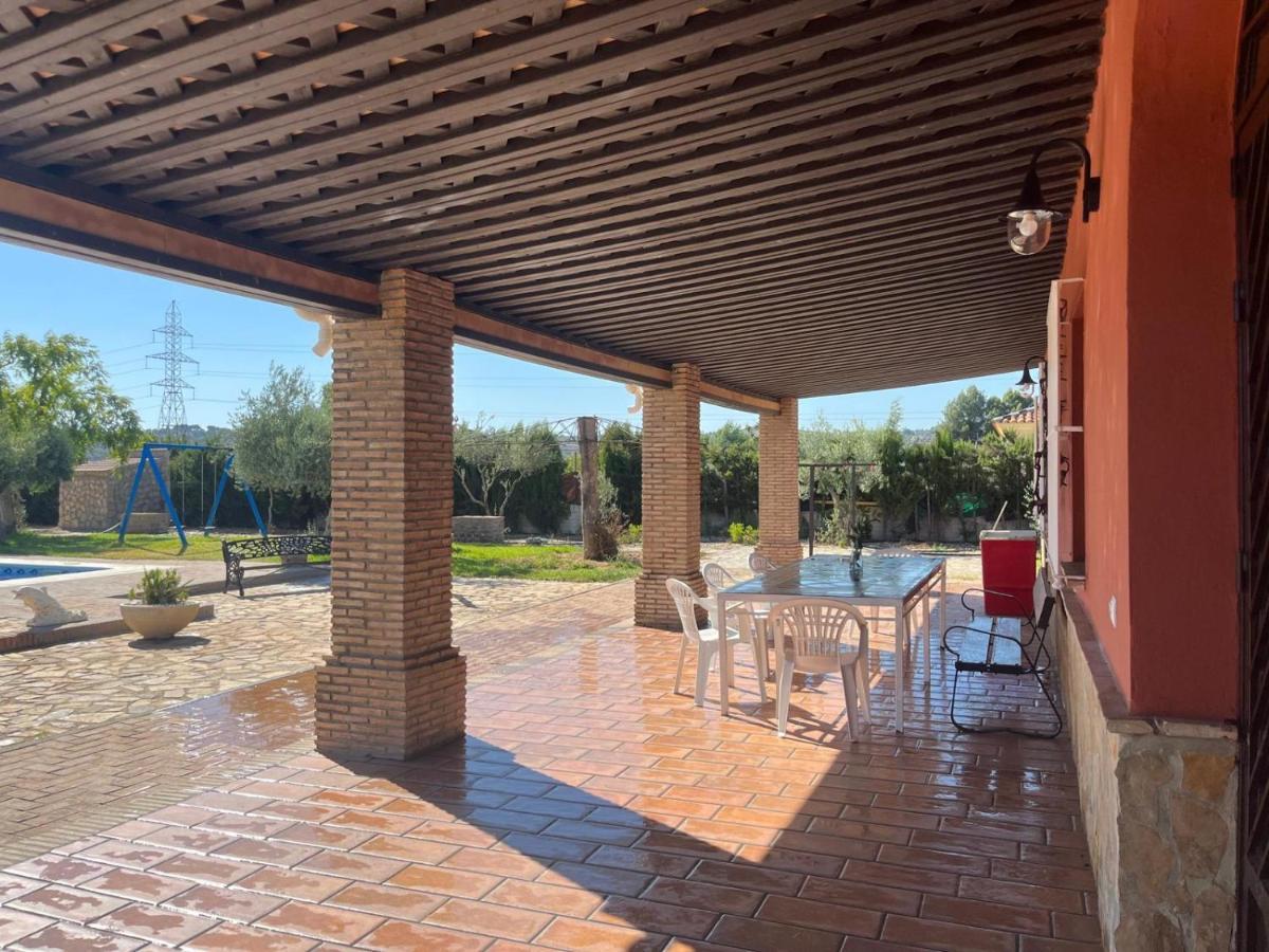 La Estacada Villa Lora del Rio Luaran gambar