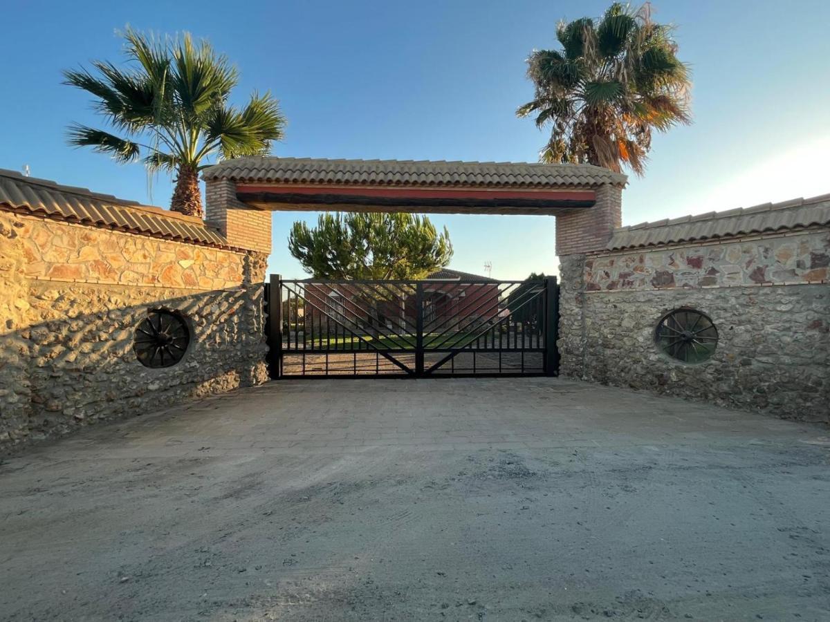La Estacada Villa Lora del Rio Luaran gambar